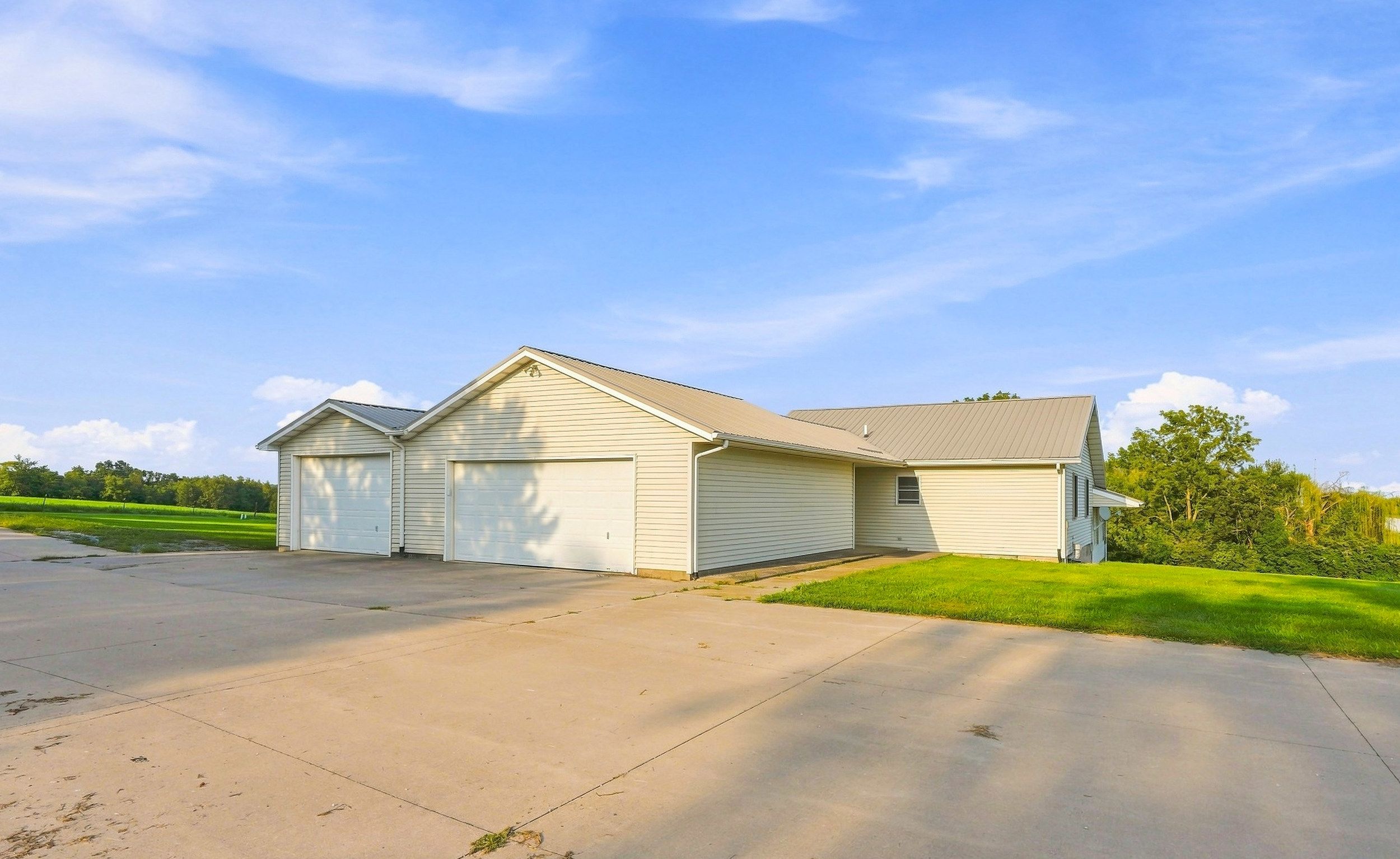 Listing Photo: 2960 160th St 0030-